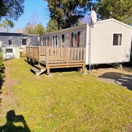 Bungalow De 3 Chambres A Jean De Monts Avec Piscine Partagee Et Jardin Amenage