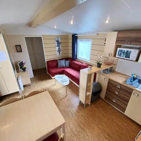 Bungalow De 3 Chambres A Jean De Monts Avec Piscine Partagee Et Jardin Amenage * Saint-Jean-de-Monts