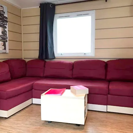 Bungalow De 3 Chambres A Jean De Monts Avec Piscine Partagee Et Jardin Amenage *